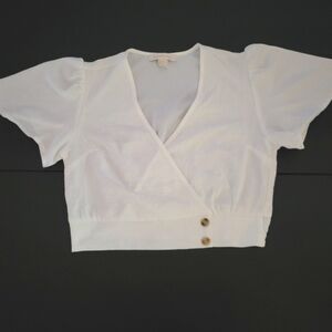 Monteau Size M White Cropped Surplice Top